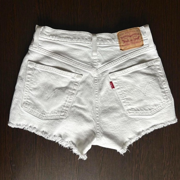 Levi's White Denim Cutoff Shorts - Picture 4 of 5